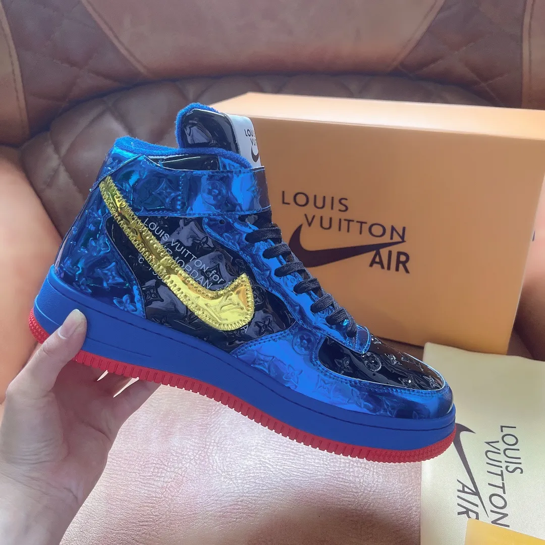 P500 Loui* Vuitto* x OFF-WHITE x Nike tripartite collaboration! Trendy and cool men's high-top casual sports shoes with unrivaled color matching. The design idea basically continues the style of THE TEN. The Swoosh line and tongue label have a very familiar visual effect and are both fashionable and trendy! A must-have for fashionistas! The effect on your feet is absolutely stunning! Size: 38-45